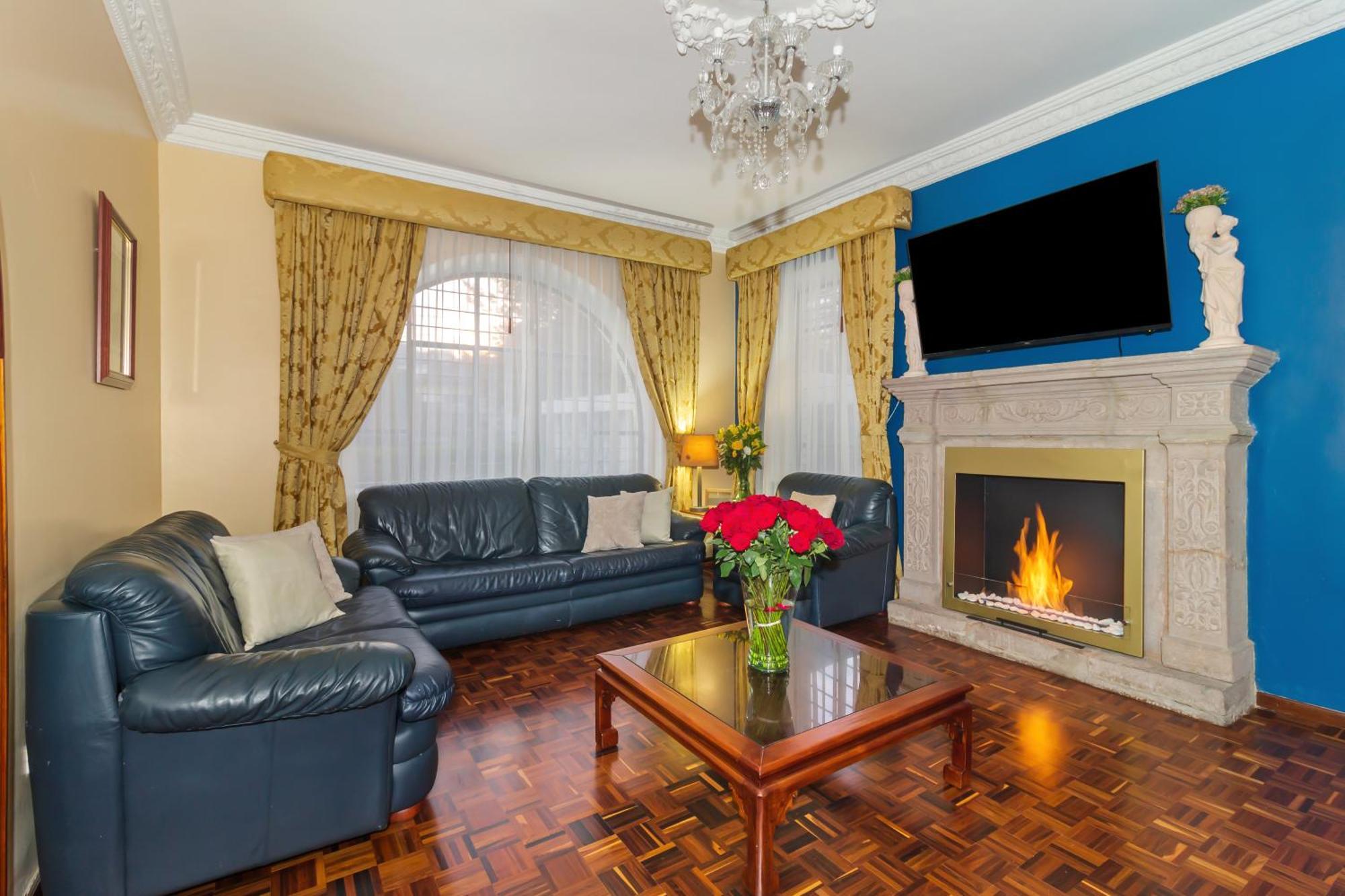 קיטו Hotel La Cartuja מראה חיצוני תמונה