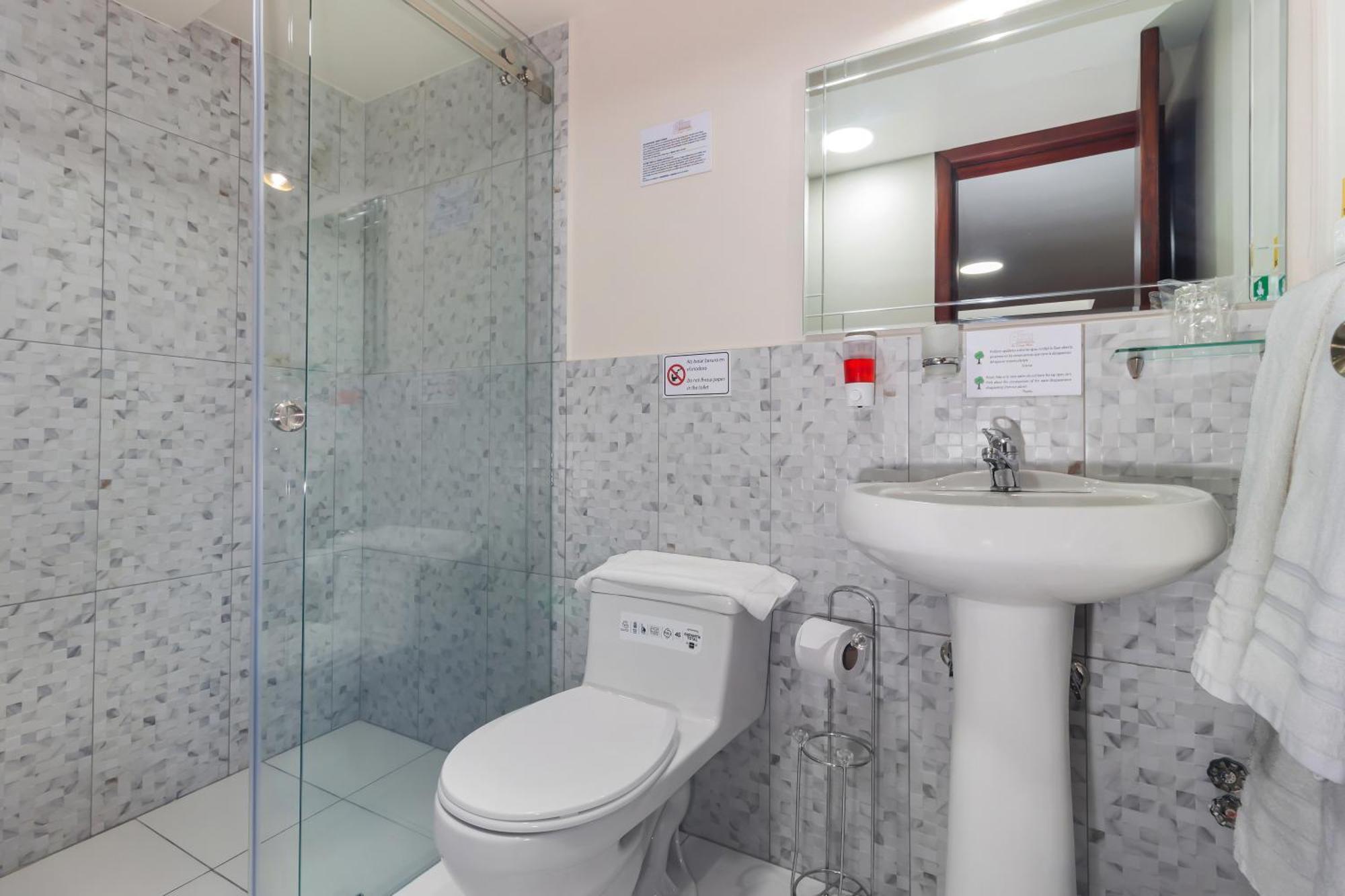 קיטו Hotel La Cartuja מראה חיצוני תמונה