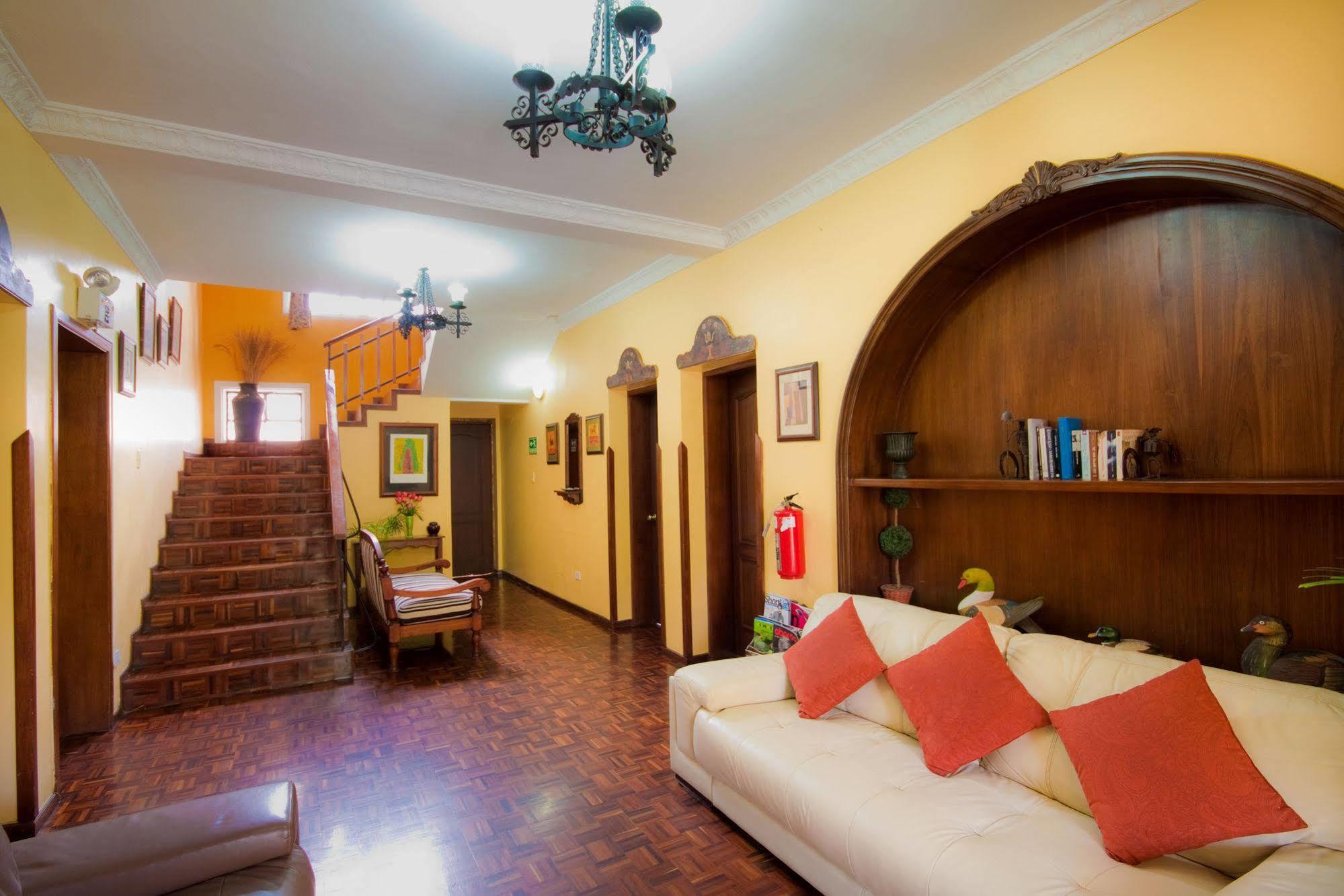 קיטו Hotel La Cartuja מראה חיצוני תמונה