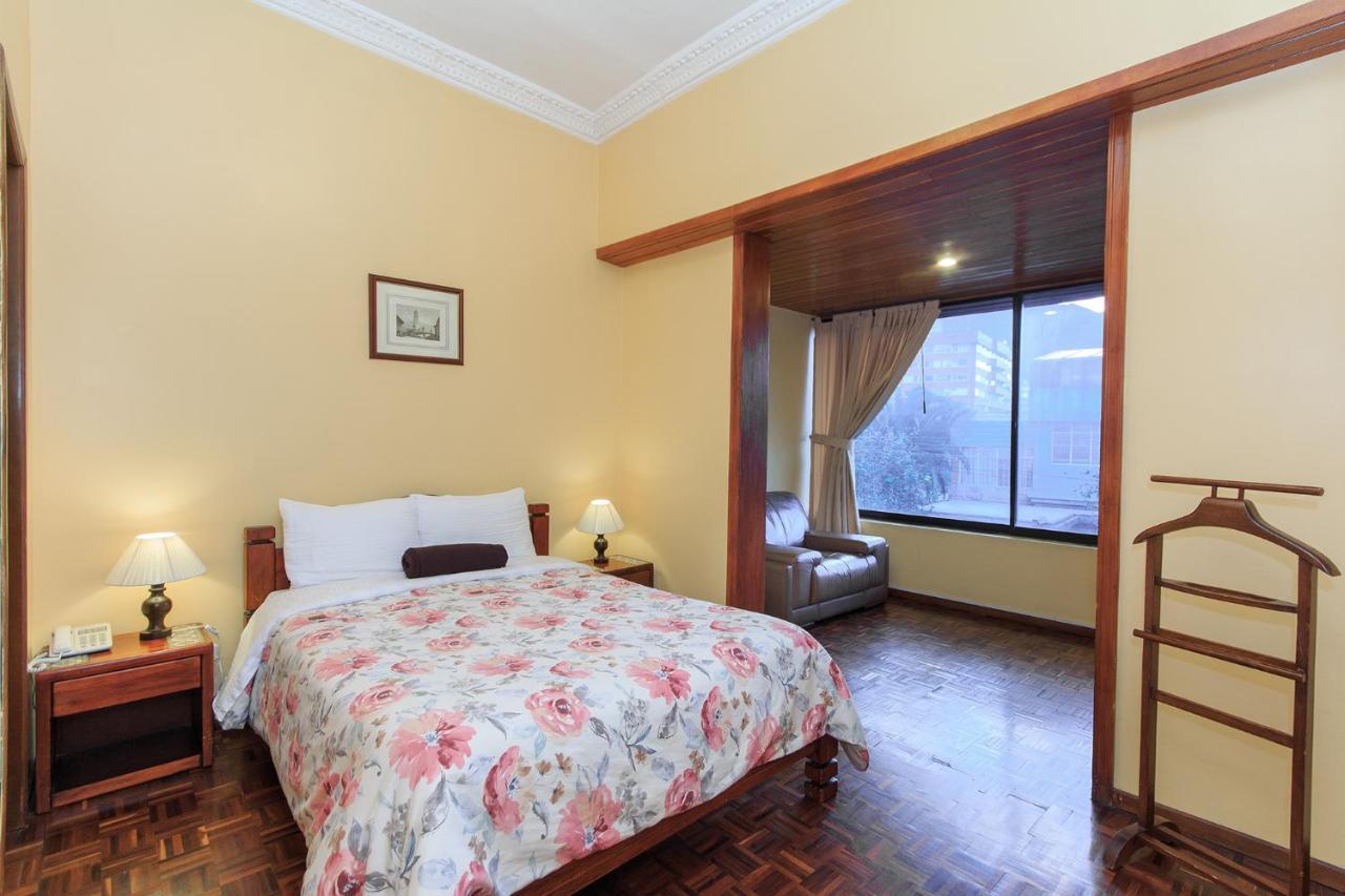 קיטו Hotel La Cartuja מראה חיצוני תמונה